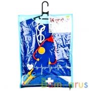 НАБОР МЕДИК 7 ПРЕД.: ШТАНЫ, НАКИДКА, КОЛПАК, СТЕТОСКОП, ОЧКИ, ШПРИЦ, ГРАДУСНИК в кор.10шт | фото №0