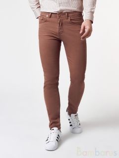 коричневые мужские джинсы 